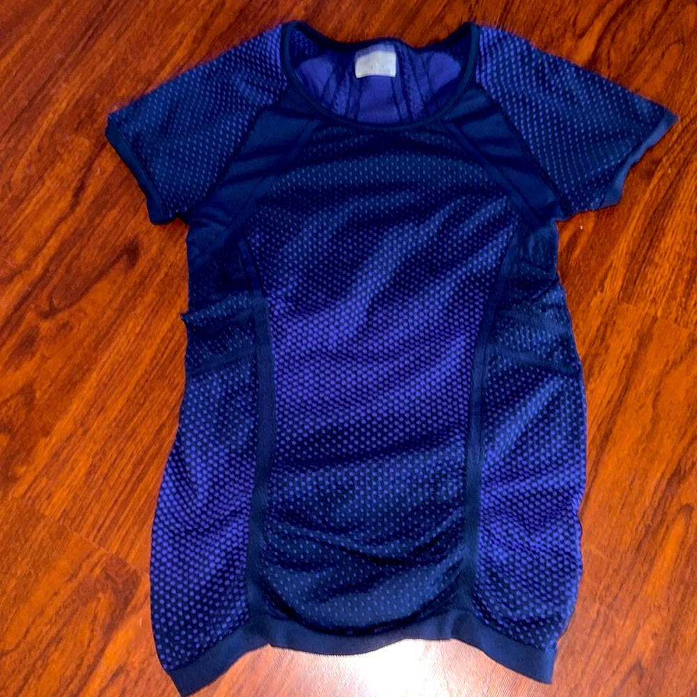 Athleta blue stretch top size medium